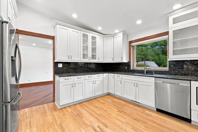1727 Ellendale Drive, Northbrook, IL 60062