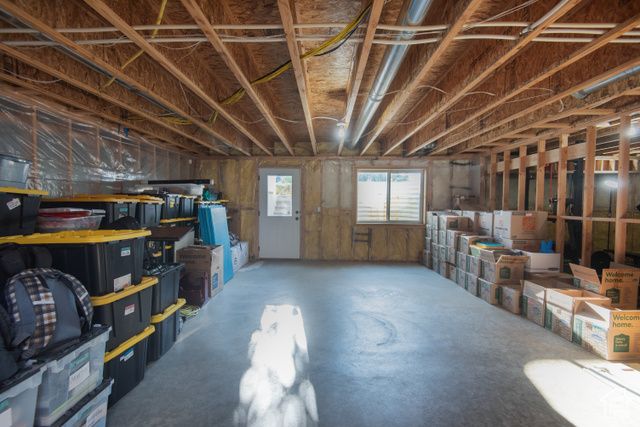 37 N SWIFT CREEK DR, Layton, UT 84041