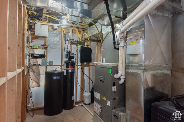 37 N SWIFT CREEK DR, Layton, UT 84041