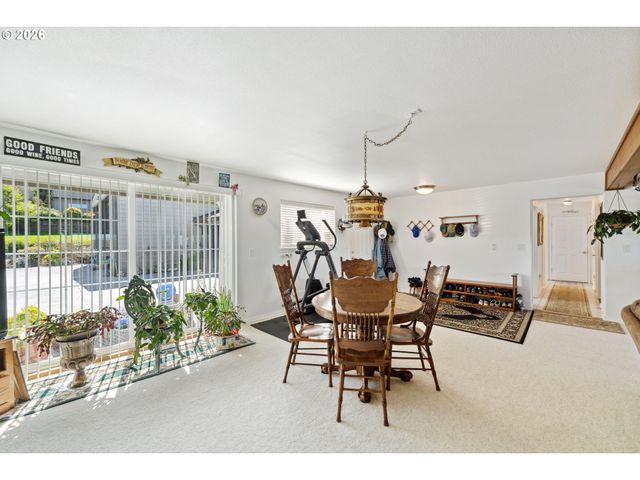 805 LISA Pl, Coos Bay, OR 97420