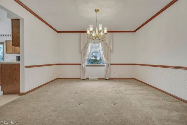 73 Lakecrest Boulevard, Hinckley, OH 44233