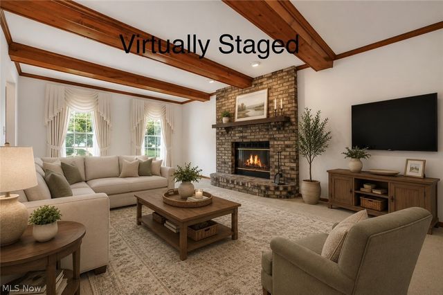 73 Lakecrest Boulevard, Hinckley, OH 44233