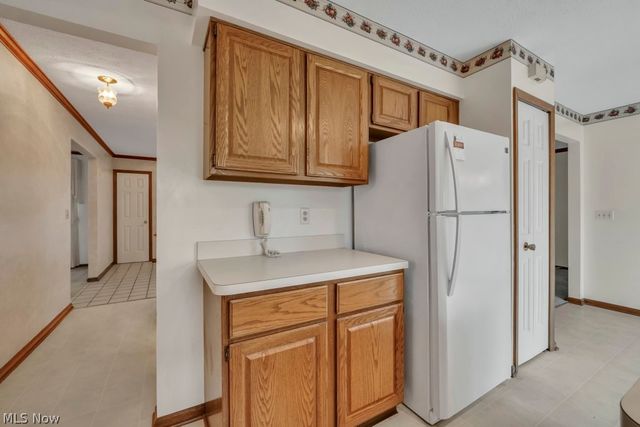 73 Lakecrest Boulevard, Hinckley, OH 44233