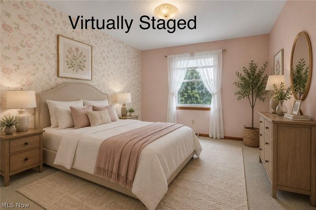 73 Lakecrest Boulevard, Hinckley, OH 44233