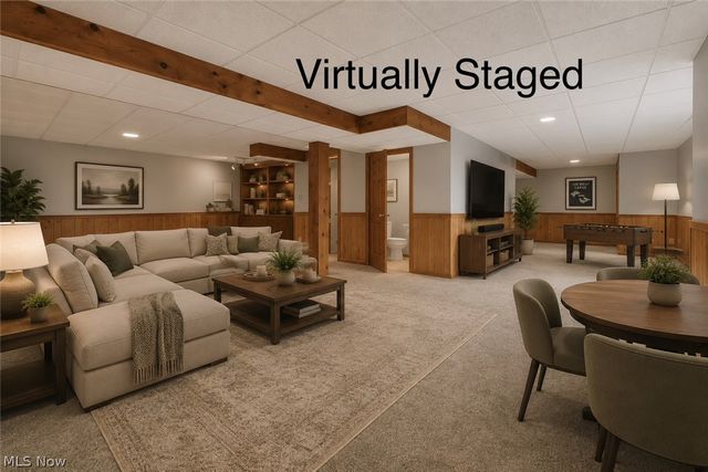 73 Lakecrest Boulevard, Hinckley, OH 44233
