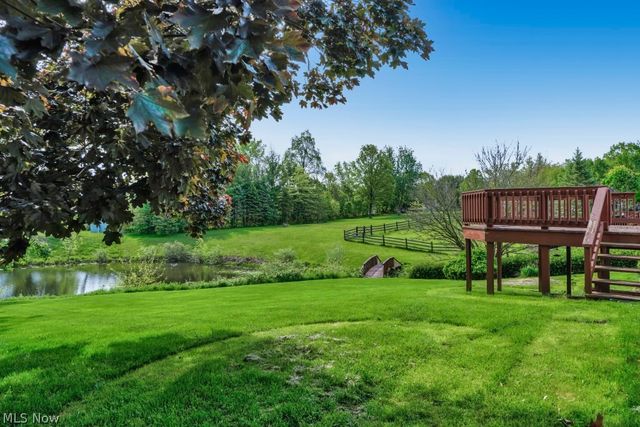 73 Lakecrest Boulevard, Hinckley, OH 44233