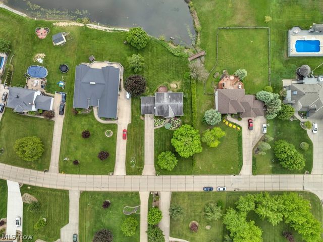 73 Lakecrest Boulevard, Hinckley, OH 44233