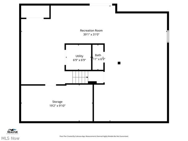 73 Lakecrest Boulevard, Hinckley, OH 44233