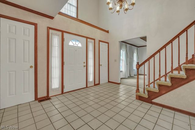 73 Lakecrest Boulevard, Hinckley, OH 44233