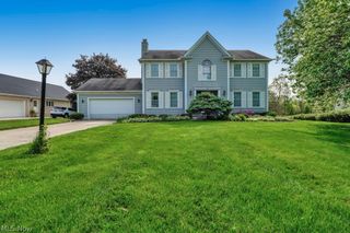 73 Lakecrest Boulevard, Hinckley, OH 44233