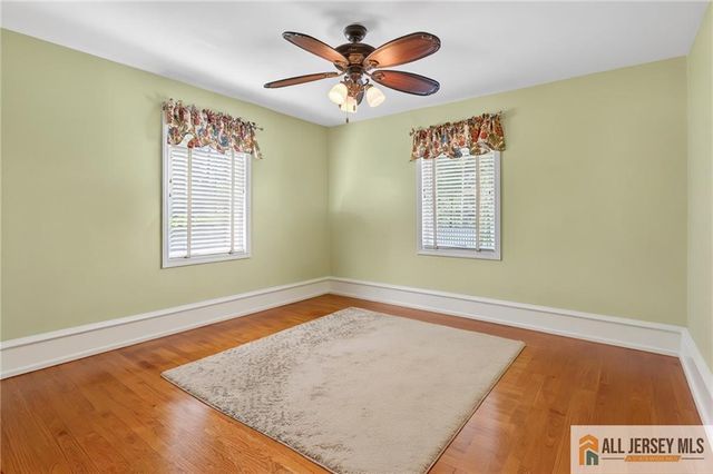 14 Taylor Drive, New Brunswick, NJ 08901