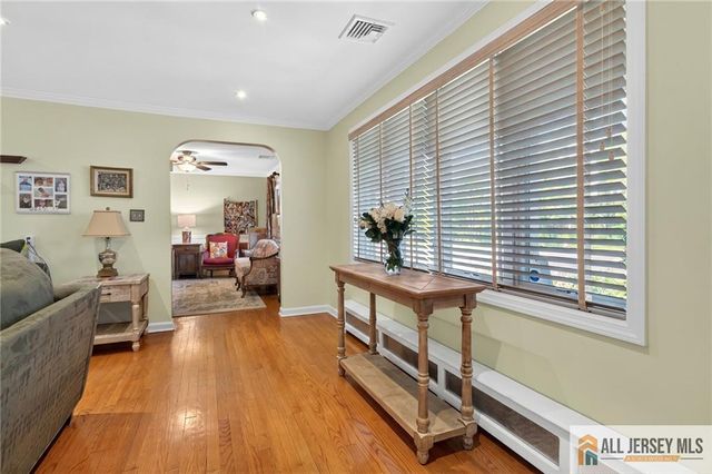 14 Taylor Drive, New Brunswick, NJ 08901