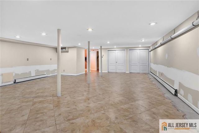 14 Taylor Drive, New Brunswick, NJ 08901