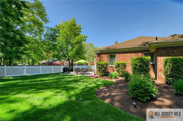14 Taylor Drive, New Brunswick, NJ 08901