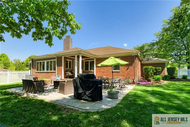 14 Taylor Drive, New Brunswick, NJ 08901