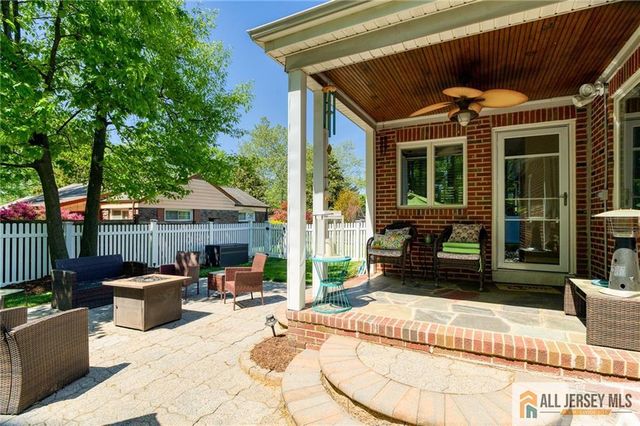 14 Taylor Drive, New Brunswick, NJ 08901