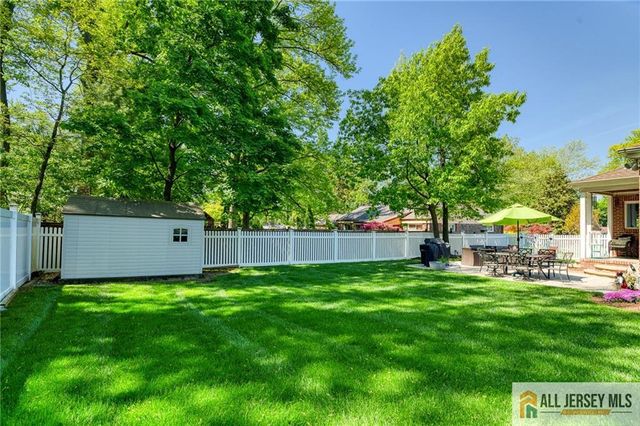 14 Taylor Drive, New Brunswick, NJ 08901
