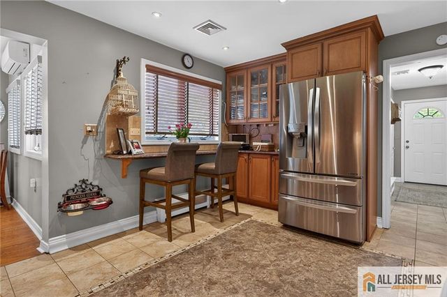 14 Taylor Drive, New Brunswick, NJ 08901