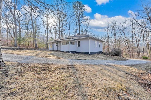 3057 Forest Acre TRL, Salem, VA 24153