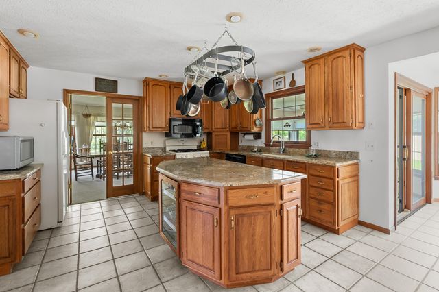 5850 Dunwoody Court, Kalamazoo, MI 49009