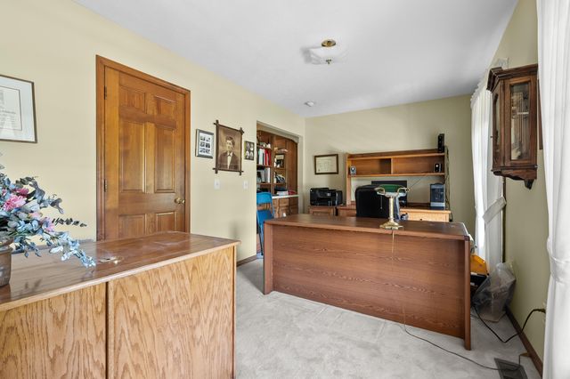 5850 Dunwoody Court, Kalamazoo, MI 49009