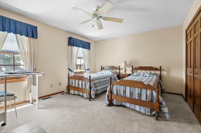 5850 Dunwoody Court, Kalamazoo, MI 49009