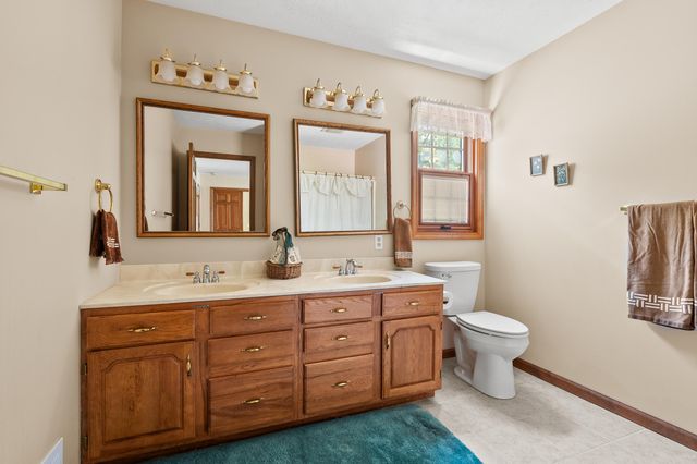 5850 Dunwoody Court, Kalamazoo, MI 49009