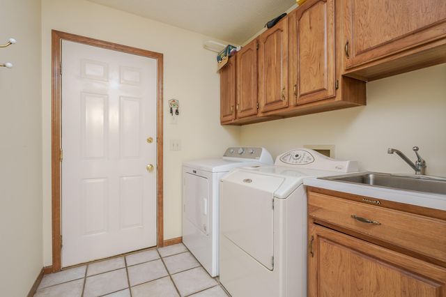 5850 Dunwoody Court, Kalamazoo, MI 49009