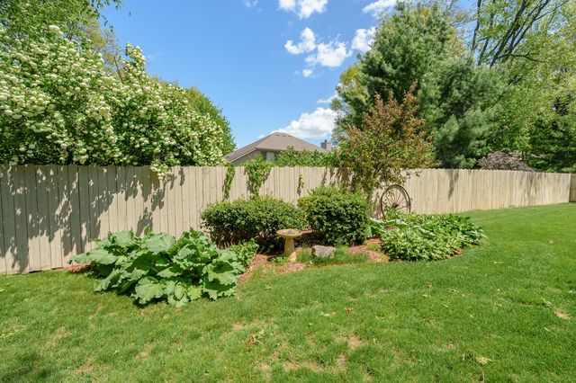 5850 Dunwoody Court, Kalamazoo, MI 49009