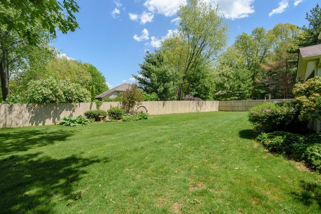 5850 Dunwoody Court, Kalamazoo, MI 49009