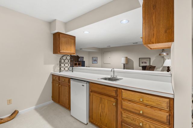 5850 Dunwoody Court, Kalamazoo, MI 49009
