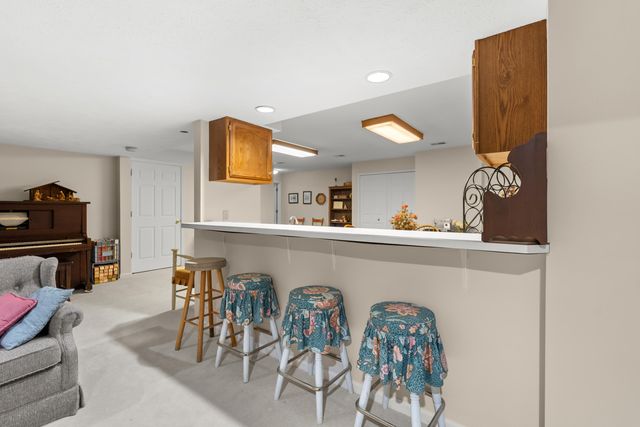 5850 Dunwoody Court, Kalamazoo, MI 49009