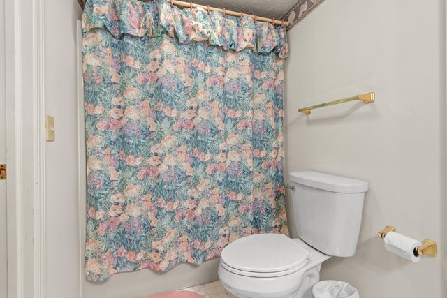 5850 Dunwoody Court, Kalamazoo, MI 49009