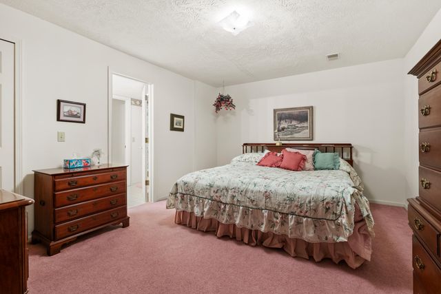 5850 Dunwoody Court, Kalamazoo, MI 49009