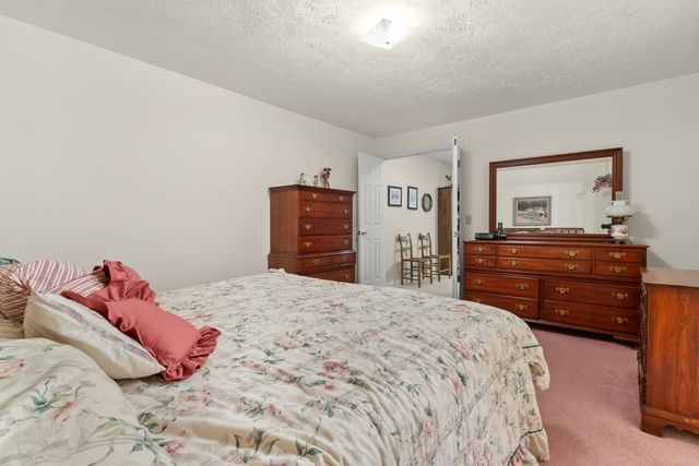 5850 Dunwoody Court, Kalamazoo, MI 49009