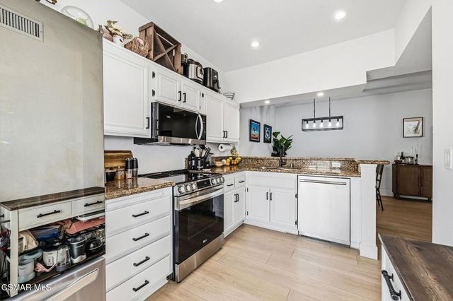 513 Water Oak Lane B, Oak Park, CA 91377