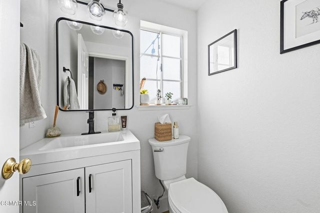 513 Water Oak Lane B, Oak Park, CA 91377