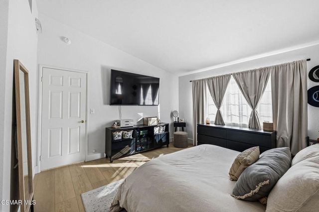 513 Water Oak Lane B, Oak Park, CA 91377