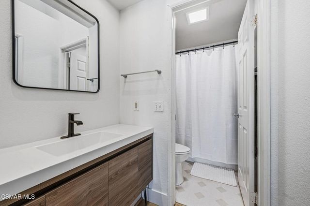 513 Water Oak Lane B, Oak Park, CA 91377