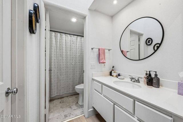 513 Water Oak Lane B, Oak Park, CA 91377