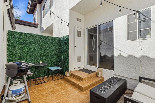 513 Water Oak Lane B, Oak Park, CA 91377