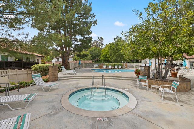 513 Water Oak Lane B, Oak Park, CA 91377