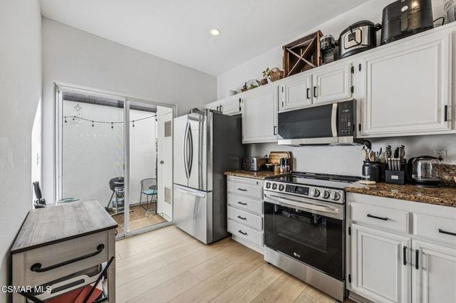 513 Water Oak Lane B, Oak Park, CA 91377