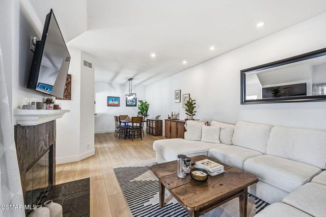 513 Water Oak Lane B, Oak Park, CA 91377