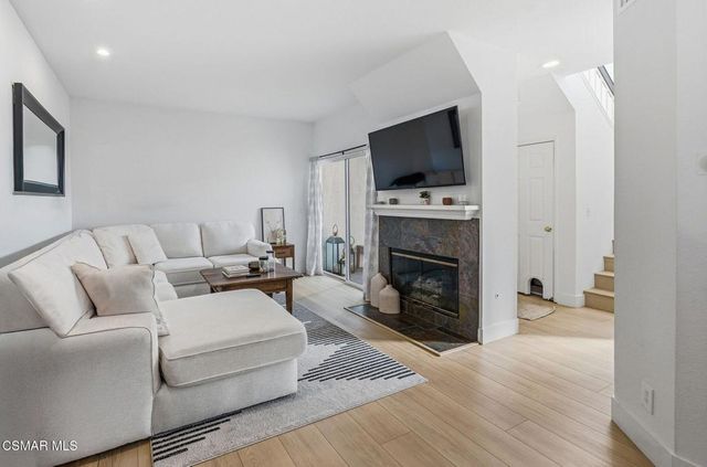 513 Water Oak Lane B, Oak Park, CA 91377