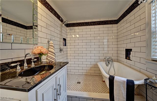 534 E Maple Street, North Canton, OH 44720