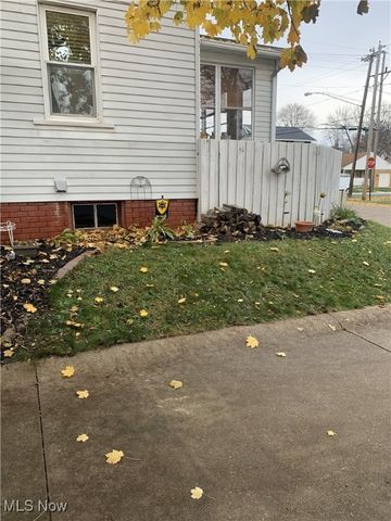 534 E Maple Street, North Canton, OH 44720