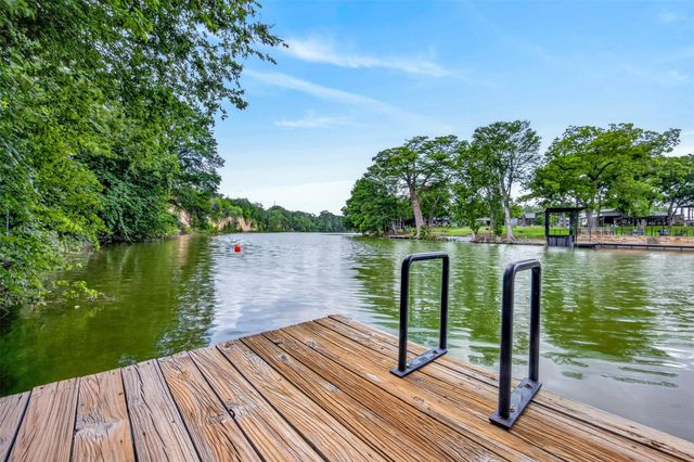 644 Cypress RDG, Mcqueeney, TX 78123
