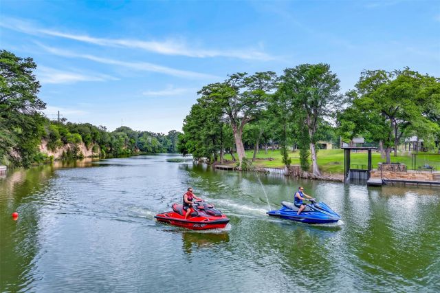 644 Cypress RDG, Mcqueeney, TX 78123