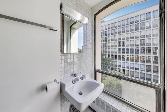 1401 E 55th Street 602N, Chicago, IL 60615